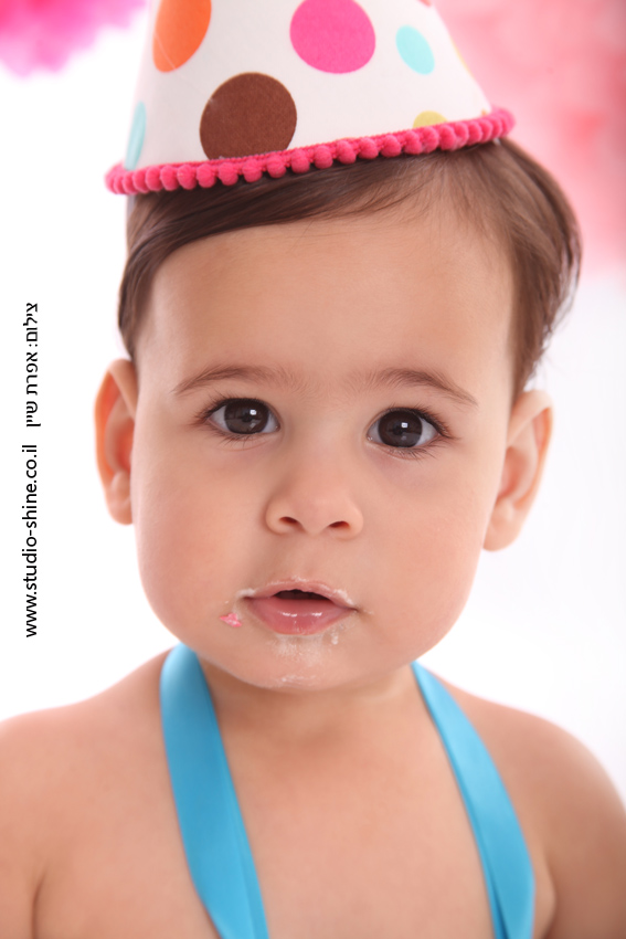 צילום קייקסמאש בסטודיו של אפרת שיין www.studio-shine.co.il/cake_smash.html