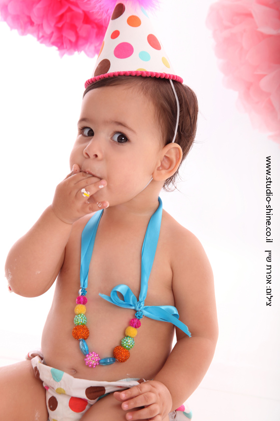 צילום קייקסמאש בסטודיו של אפרת שיין www.studio-shine.co.il/cake_smash.html