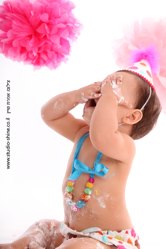 צילום קייקסמאש בסטודיו של אפרת שיין www.studio-shine.co.il/cake_smash.html