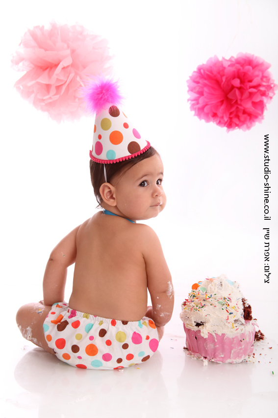 צילום קייקסמאש בסטודיו של אפרת שיין www.studio-shine.co.il/cake_smash.html