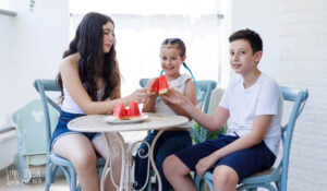 צילומי משפחה לייפסטייל בבית אפרת שיין
