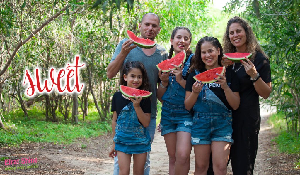 צילום משפחה בטבע אצל הצלמת אפרת שיין
